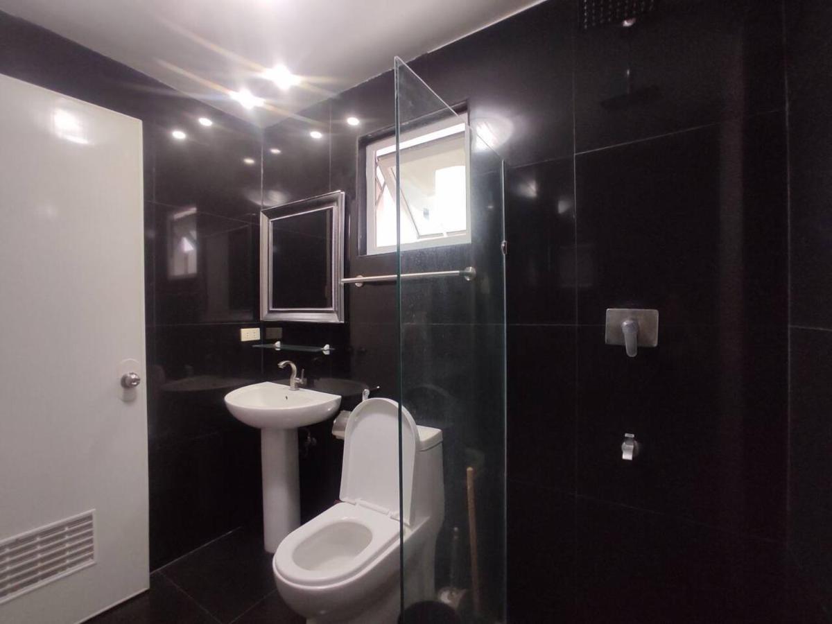 2Br Condo At Kandi Tower 2 Angeles Exterior photo